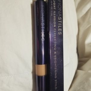 Fiona stiles brightening duo